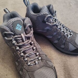Columbia Tech Lite Omni-Grip Gray Hiking Boots